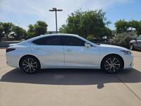 2025 Lexus ES 300h Sedan ES300h Pearl White ONLY 3900 Miles JBA MOTORS LLC - Image 3