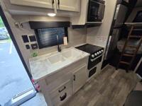 2022 Jayco Jay Flight 224BH + Gator Truck Center of Ocala - Image 9