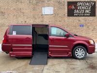 2014 Chrysler Town and Country Wheelchair Accessible Mobility Van Skokie - Image 3