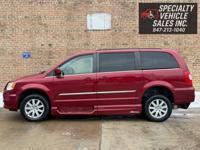 2014 Chrysler Town and Country Wheelchair Accessible Mobility Van Skokie - Image 8