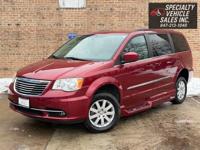 2014 Chrysler Town and Country Wheelchair Accessible Mobility Van Skokie - Image 9