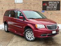 2014 Chrysler Town and Country Wheelchair Accessible Mobility Van Skokie - Image 10
