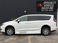 2022 Chrysler Voyager Wheelchair Accessible Mobility Van Skokie - Image 6