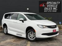 2022 Chrysler Voyager Wheelchair Accessible Mobility Van Skokie - Image 7