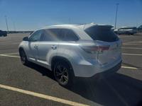 2016 Toyota Highlander XLE 1 Owner Clean Title EXCELLENT CONDITION My Auto Broker Service saves you TIME / MONEY on any car - Image 9