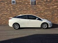 2018 Toyota Prius Four Touring - Navigation - Sunroof - Backup Came northwest suburbs - Image 6