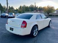 💥BEAUTIFUL 2006 CHRYSLER 300C 5.7L HEMI AWD RARE💥 South Salem - Image 5