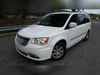 2012 Chrysler Town and Country Touring 4dr Mini Van - Image 4