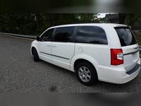 2012 Chrysler Town and Country Touring 4dr Mini Van - Image 6