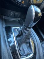 2017 Nissan Rogue S / SL / SV AWD Low Miles Midwood - Image 4