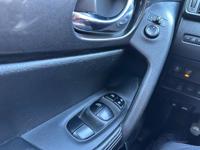 2017 Nissan Rogue S / SL / SV AWD Low Miles Midwood - Image 8