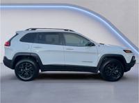 2018 Jeep Cherokee 4x4 4WD Trailhawk SUV Escondido Auto Super Center - Image 8