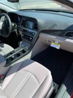 2016 HYUNDAI SONATA - VERY LOW MILES + GREAT CONDITION!!! Nashville - Image 8