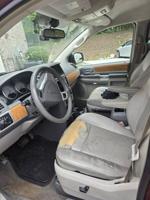 2010 Chrysler town and country Covington - Image 6