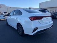 2023 Kia Forte LXS Sedan Mesa - Image 6