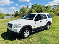 2006 Ford Explorer XLT 4dr SUV 4WD (V6) _Ford_ _Explorer_ _Sedan_ - Image 3