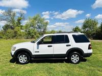 2006 Ford Explorer XLT 4dr SUV 4WD (V6) _Ford_ _Explorer_ _Sedan_ - Image 4