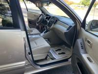 2006 Toyota Highlander otp north - Image 9