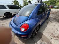 2008 VW New body Beetle bug * Manual transmission * runs good - Image 5