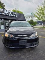 2017 Chrysler Pacifica LX Downers Grove - Image 3