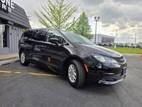 2017 Chrysler Pacifica LX Downers Grove - Image 4