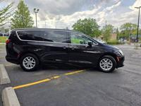 2017 Chrysler Pacifica LX Downers Grove - Image 5