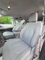 2017 Chrysler Pacifica LX Downers Grove - Image 9