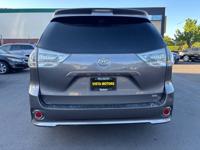 2017 Toyota Sienna SE Premium Minivan / 7-Passenger / Power Doors /Nav Salem-1477 Hawthorne Ave NE - Image 4