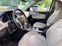 2010 Chevrolet Traverse LT " ONE OWNER " West Mount Houston - Image 6