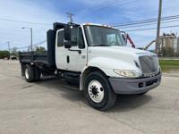 2006 INTERNATIONAL 4300 DUMP TRUCK FOLD DOWN SIDES LIFTGATE -UNDER CDL LAKE BLUFF - Image 7