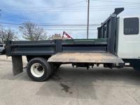 2006 INTERNATIONAL 4300 DUMP TRUCK FOLD DOWN SIDES LIFTGATE -UNDER CDL LAKE BLUFF - Image 10