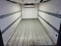 2019 INTERNATIONAL REEFER TRUCK w/ LIFT GATE - CUMMINS / 25K MILES!!! Mechanicville, NY - Image 4