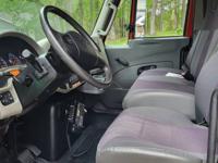 2019 INTERNATIONAL REEFER TRUCK w/ LIFT GATE - CUMMINS / 25K MILES!!! Mechanicville, NY - Image 7