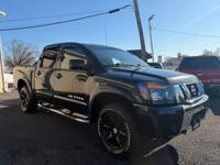 2012 NISSAN TITAN SV 4X4** CLEAN CARFAX **RUNS STRONG**RUNNING BOARD FEASTERVILLE - Image 8