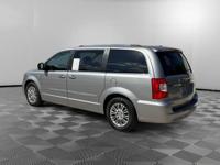 2014 Chrysler Town and Country - FINANCING AVAILABLE! - DEALMAKER AUTO SALES - - Image 4