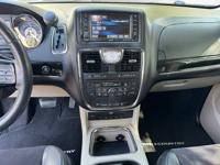 2014 Chrysler Town and Country - FINANCING AVAILABLE! - DEALMAKER AUTO SALES - - Image 8