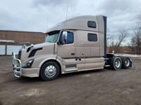 2017 VOLVO AUTOMOTIVE SEMI TRUCK CHICAGO - Image 9