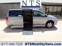 75K MILE DODGE GRAND CARAVAN SXT HANDICAPPED WHEELCHAIR POWER RAMP VAN Irving, TX - Image 2