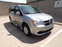 75K MILE DODGE GRAND CARAVAN SXT HANDICAPPED WHEELCHAIR POWER RAMP VAN Irving, TX - Image 4