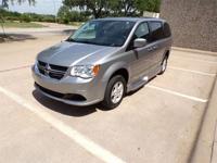 75K MILE DODGE GRAND CARAVAN SXT HANDICAPPED WHEELCHAIR POWER RAMP VAN Irving, TX - Image 5