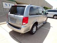 75K MILE DODGE GRAND CARAVAN SXT HANDICAPPED WHEELCHAIR POWER RAMP VAN Irving, TX - Image 8