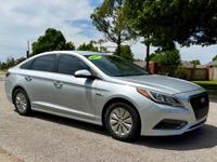 2017 Hyundai Sonata hybrid SE - 135K miles - 42 MPG's!!!! Norman - Image 9