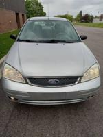 2005 Ford Focus ZX4 Runs Great Aurora - Image 5