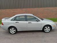 2005 Ford Focus ZX4 Runs Great Aurora - Image 8