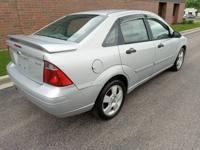 2005 Ford Focus ZX4 Runs Great Aurora - Image 9
