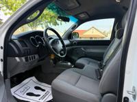 🚘 CLEAN TITLE • 2006 TOYOTA TACOMA GREAT MPG • RELIABLE TRUCK HILLSBORO - Image 9