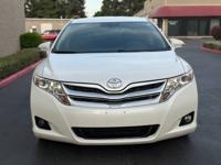2013 Toyota Venza AWD V6 — TRADE IN • PEARL WHITE • BACKUP CAMERA Toyota Venza in Beaverton - Image 4