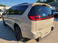 2021 Chrysler Pacifica Touring Rear Entry Braun Ability Wheelchair Van Peachland - Image 5