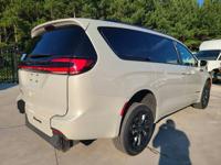 2021 Chrysler Pacifica Touring Rear Entry Braun Ability Wheelchair Van Peachland - Image 7