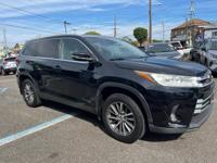 2019 Toyota Highlander XLE V6 AWD (Natl) BUY OR LEASE AVAILABLE! + EVERY CAR FULLY SERVICED AND GUARANTEED! - Image 3